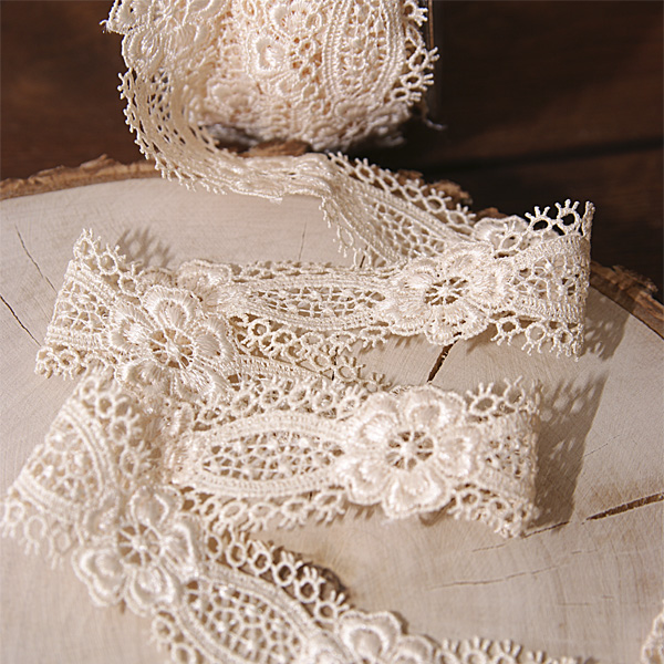 Кружево гипюрное 3 см "Цветок с ажурным соединением", цвет крем