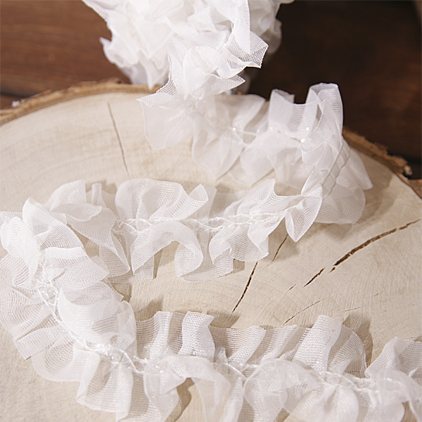 Тесьма со сборочками и блёстками 3,5 см, цвет белый