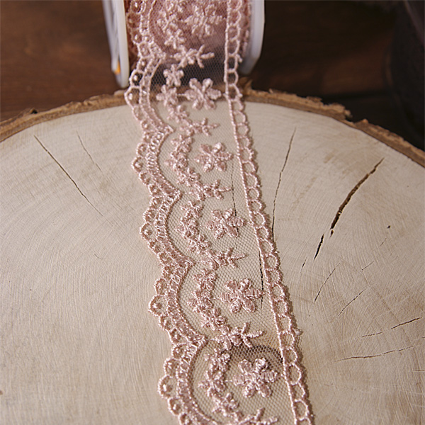 Кружево на сетке с вышивкой 3,7 см, цвет шебби розовый
