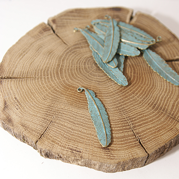 Подвеска металлическая "Перо", цвет античный бронзовый с патиной (489)