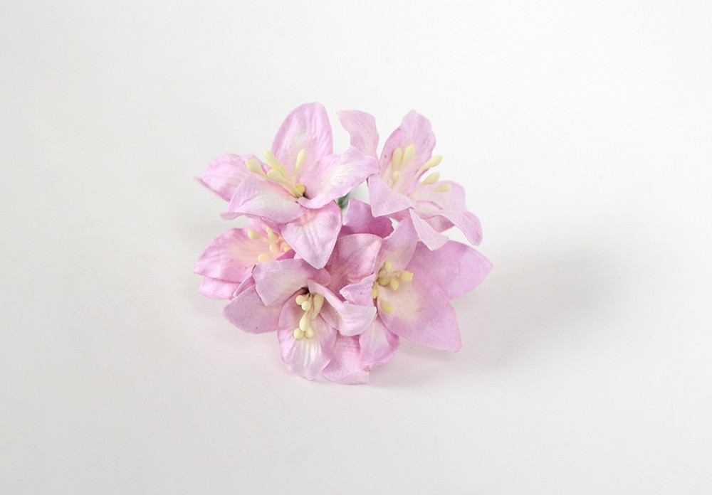 Букет лилий 4 см, цвет сиреневый