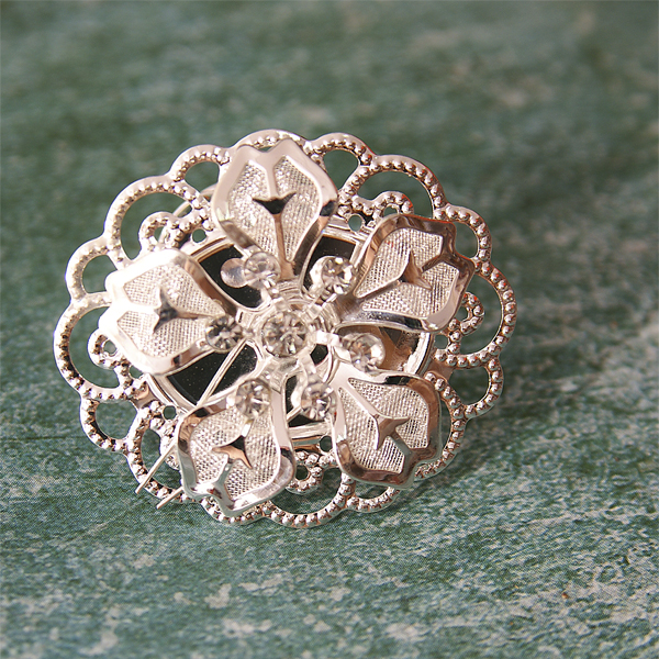 Декор металлический "Цветочек овальный 4 см"