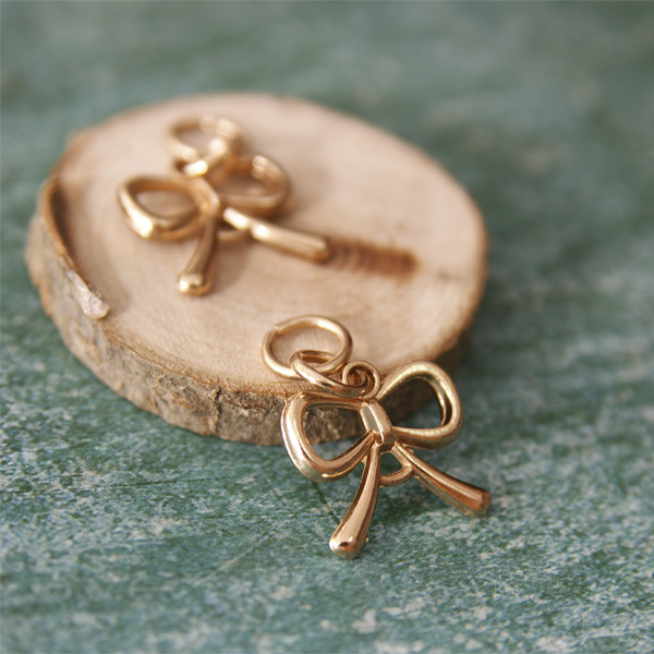 Подвеска металлическая "Бантик". Цвет золотой. (500)