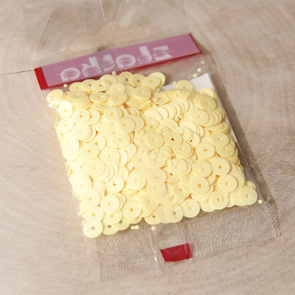 Пайетки Zlatka плоские 6 мм "Жёлтые"