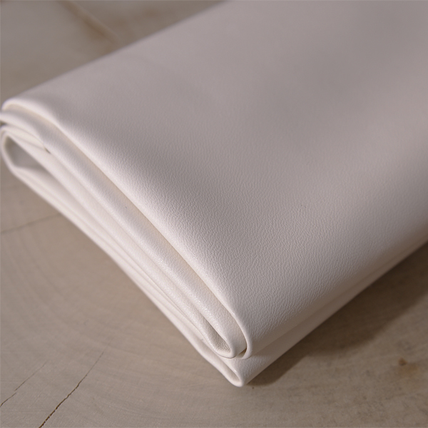 Кожзам, отрез 35 х 50 см, цвет кремово-белый