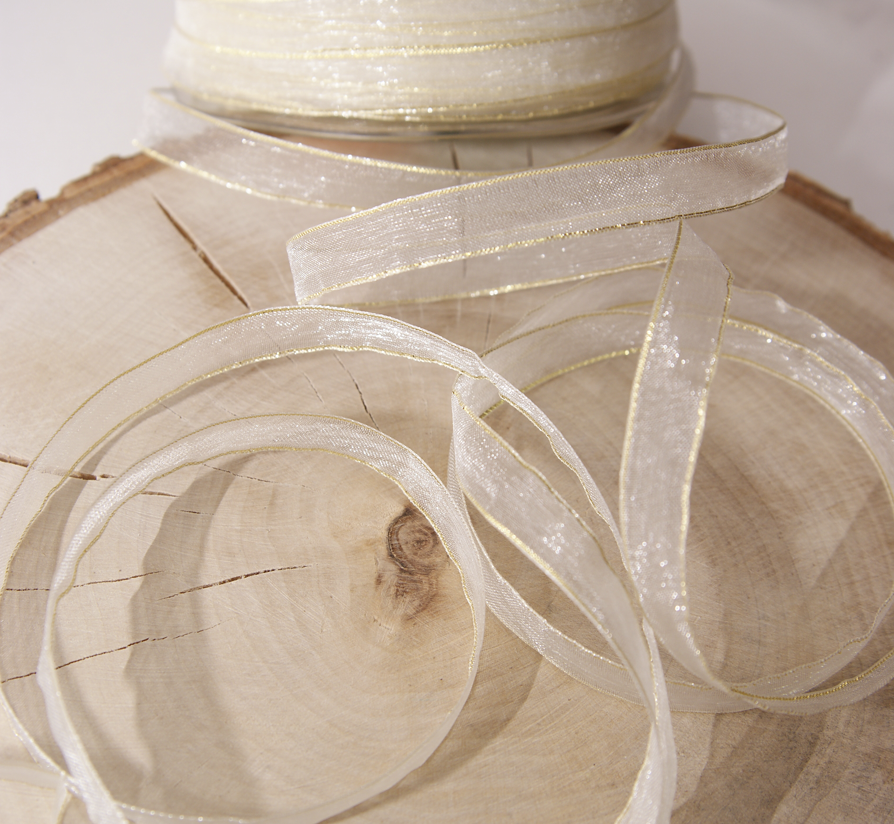 Лента шифоновая 10 мм, цвет белый с золотым краем