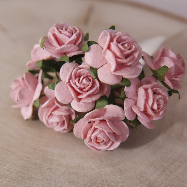 Букет розочек открытых 2 см. Цвет розово-персиковый