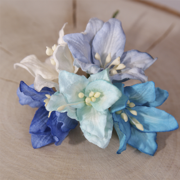 Букет лилий 4 см, цвет голубой микс