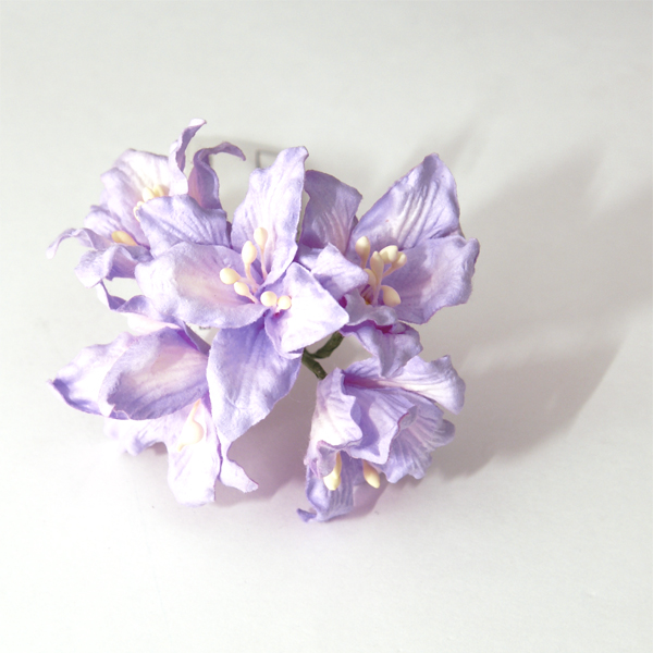 Букет лилий 4 см, цвет бледно-сиреневый