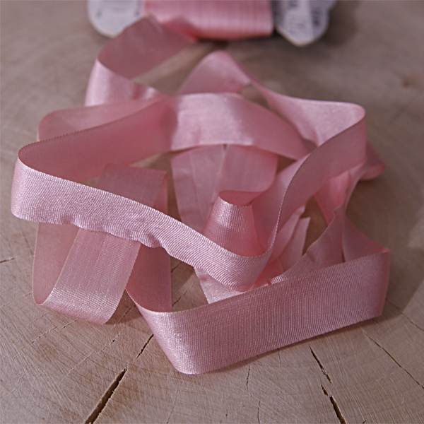 Лента шёлковая 13 мм. Цвет нежный розово-персиковый