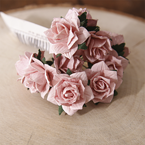 Букет роз с острыми лепестками. Цвет светло-розовый