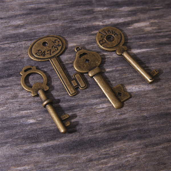 Набор металлических украшений "Ключики"