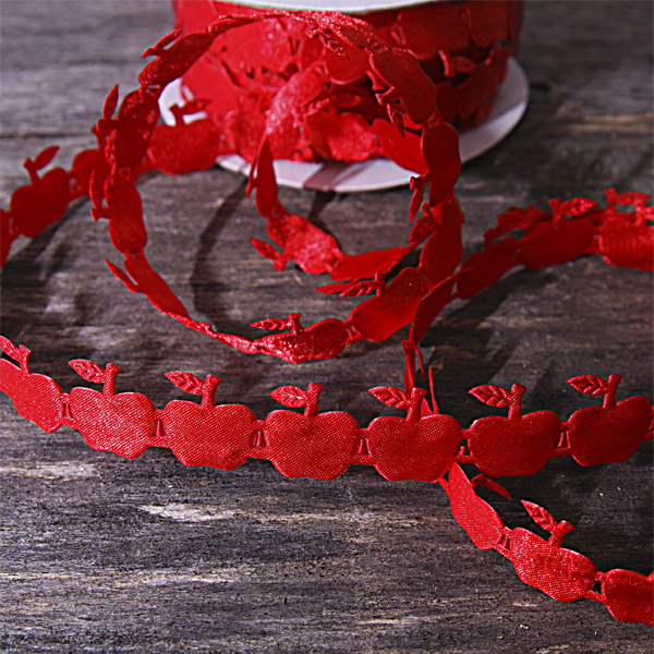 Лента атласная фигурная "Яблочки", цвет красный