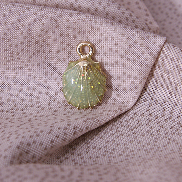 Подвеска металлическая "Ракушка", цвет мятный с золотым (580)