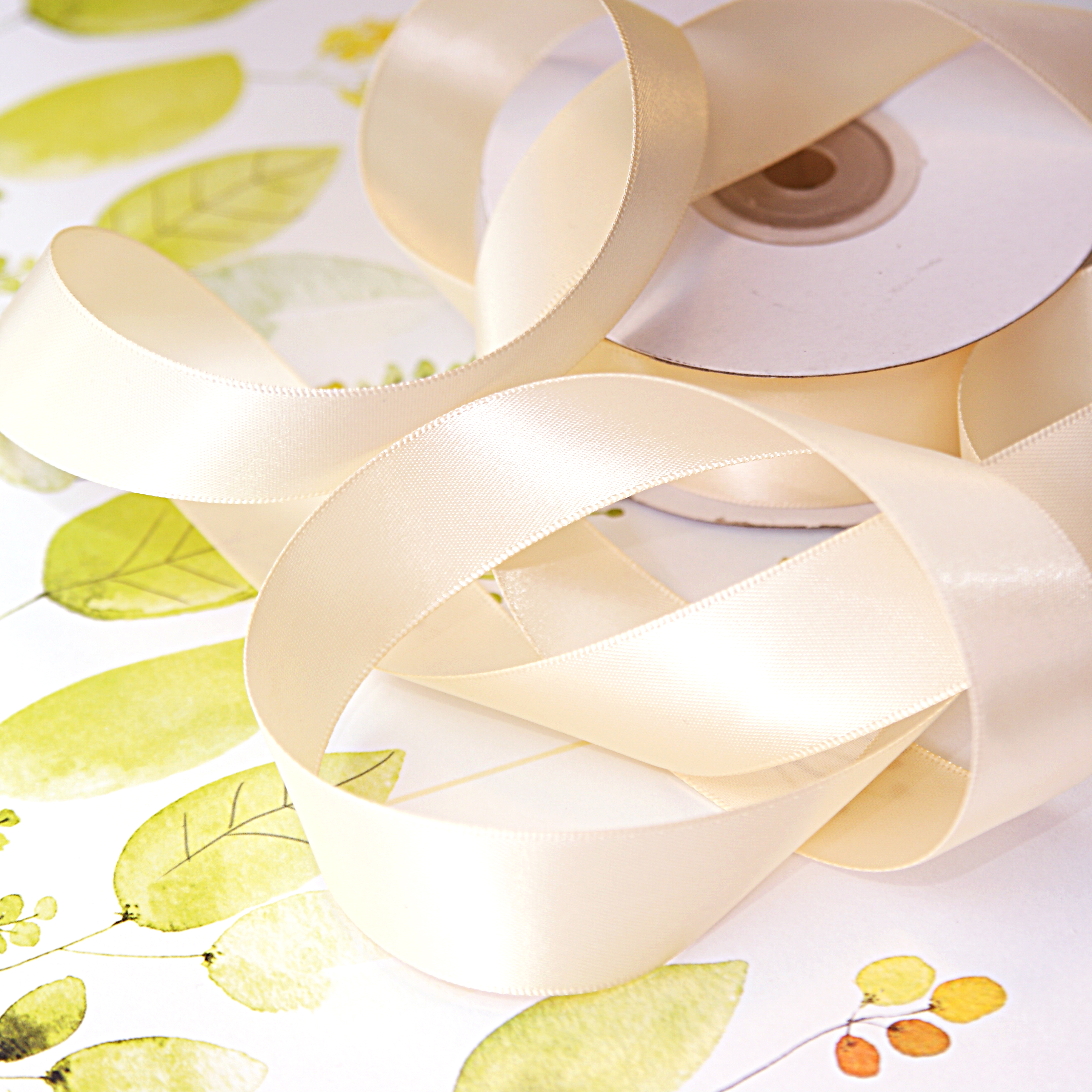 Лента сатиновая 2,5 см. Цвет кремовый