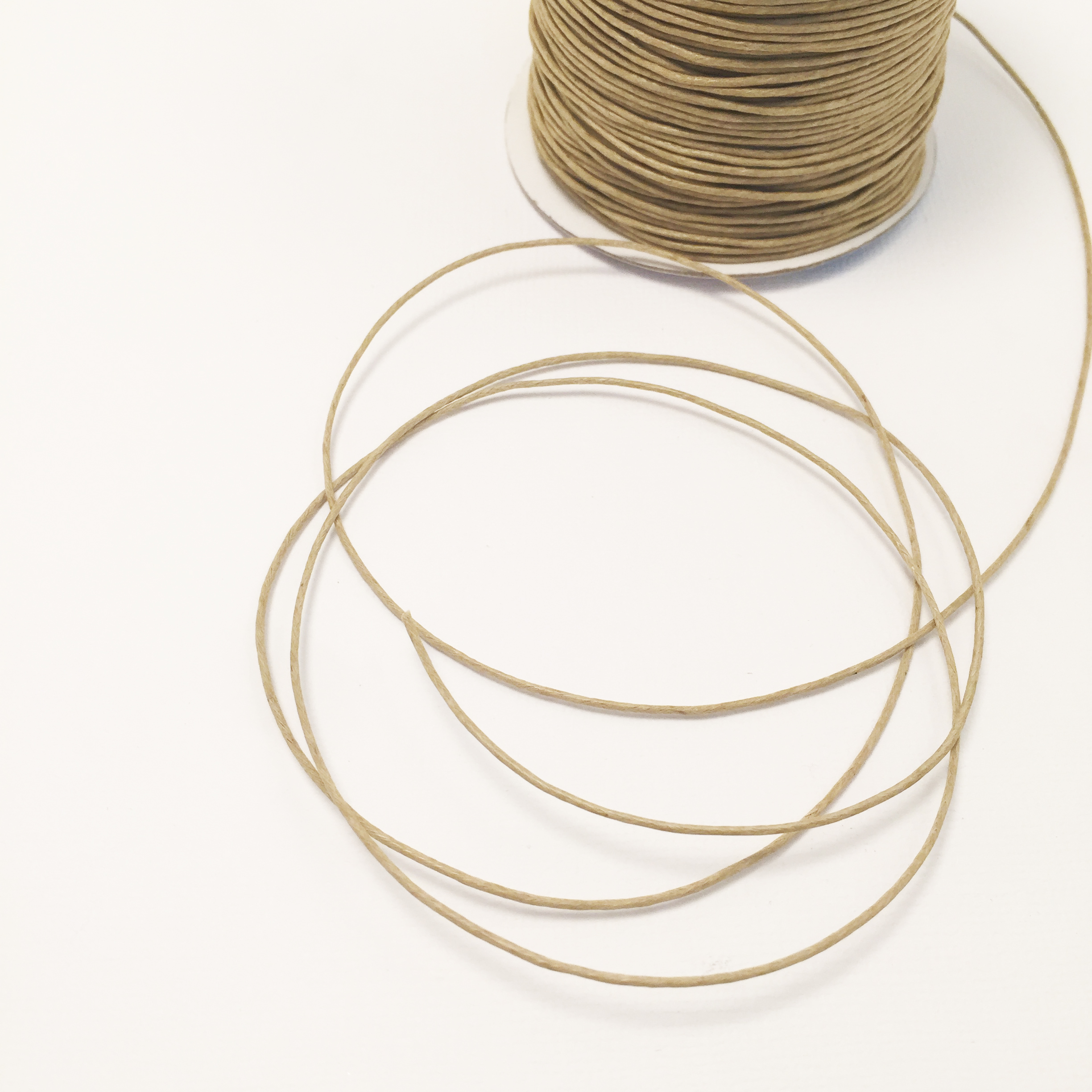 Вощённый шнур 1 мм. Цвет светло-коричневый