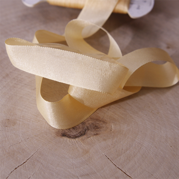 Лента шёлковая 13 мм. Цвет жёлто-абрикосовый (017)