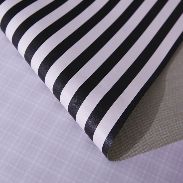 Кожзам 34 х 48 см, чёрно-белая полоска узкая
