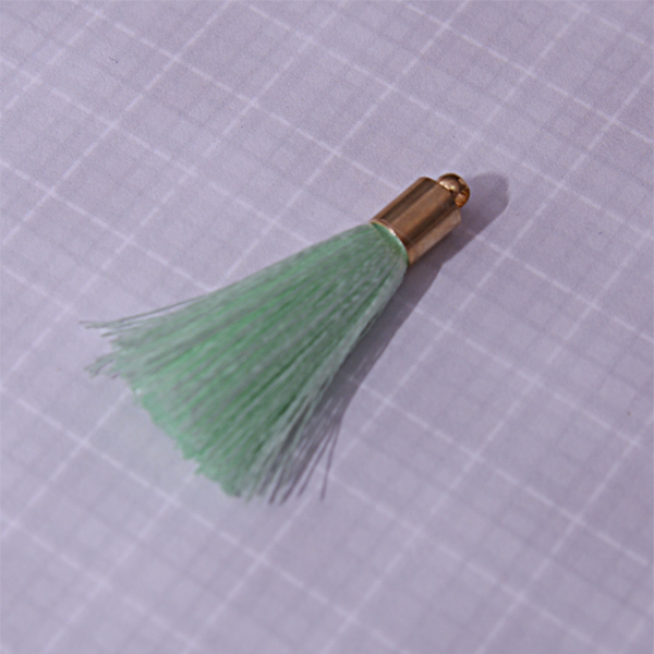 Кисточка из ниточек 4 см, цвет мятный (614-2)