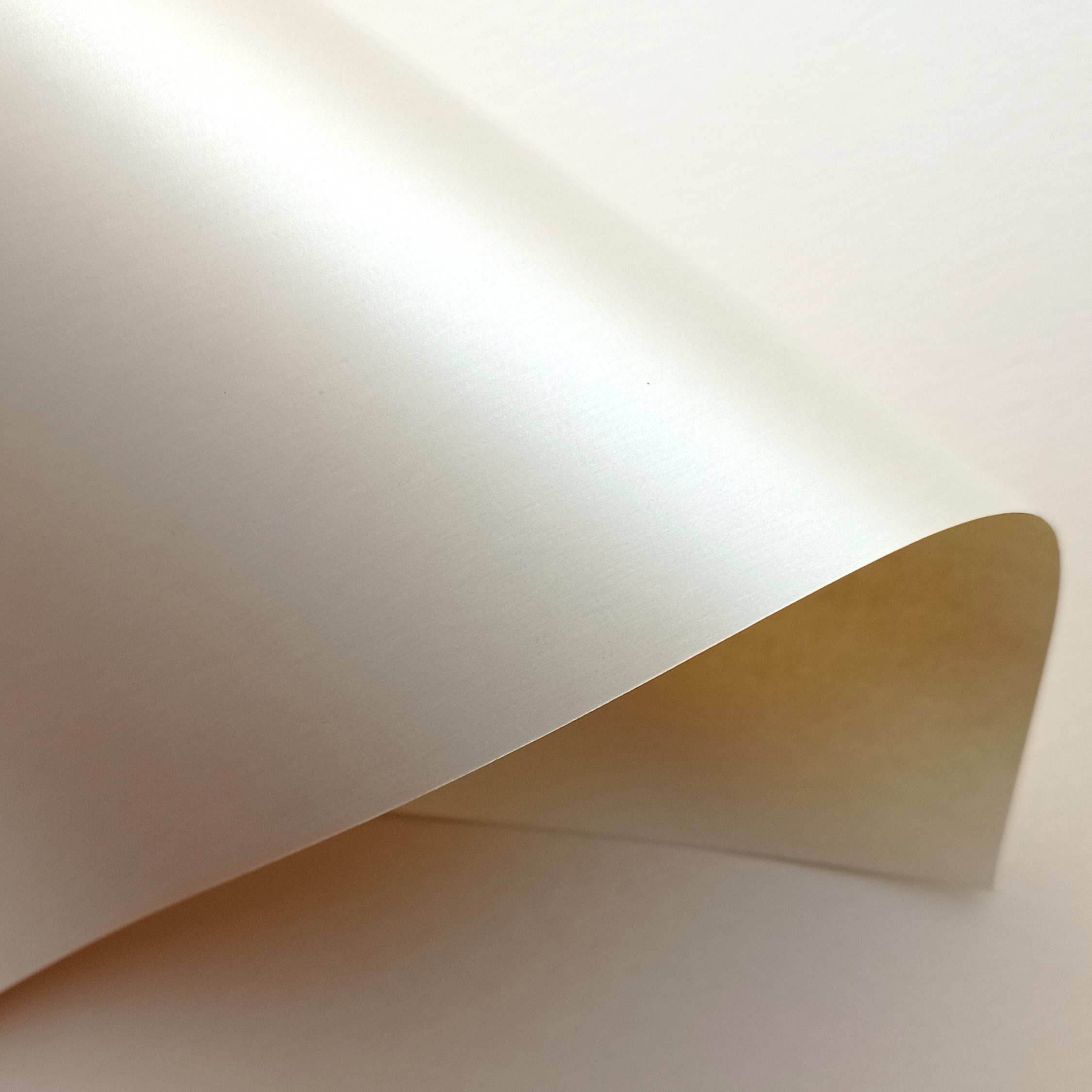 Бумага с перламутром А4 см, 120 г/м2, цвет кремовый