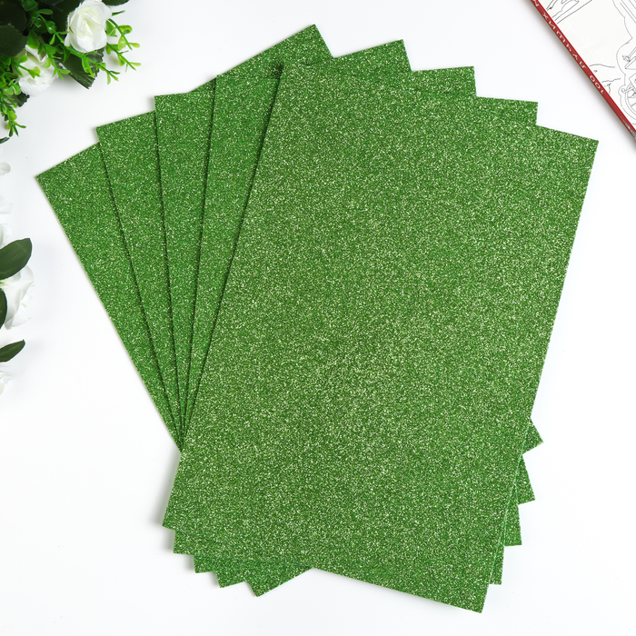 Фоамиран 20 х 30 см зелёный с блёстками