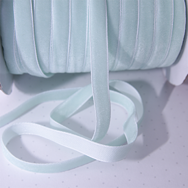 Лента бархатная 9 мм. Цвет нежная мята