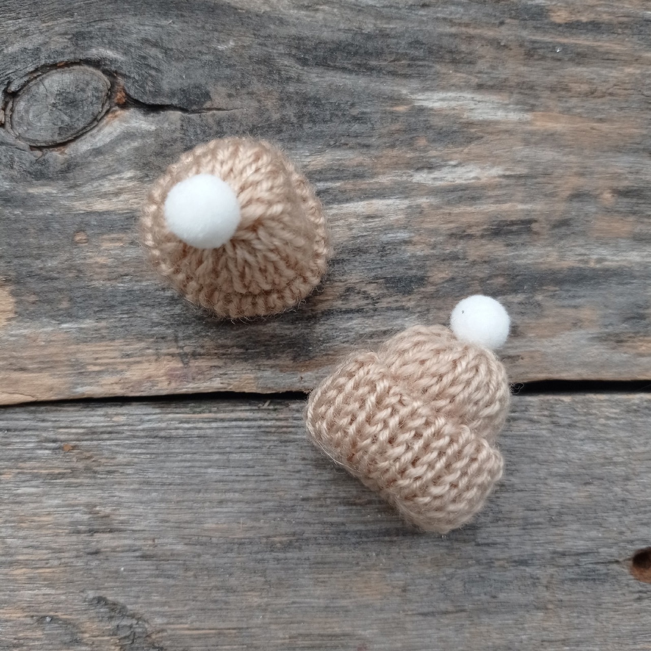 Шапочка вязаная С ПОМПОНОМ Бежевая