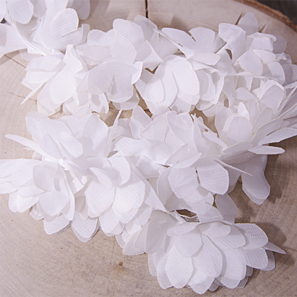 Тесьма шифоновая 4,5 см "Лепестки", цвет белый