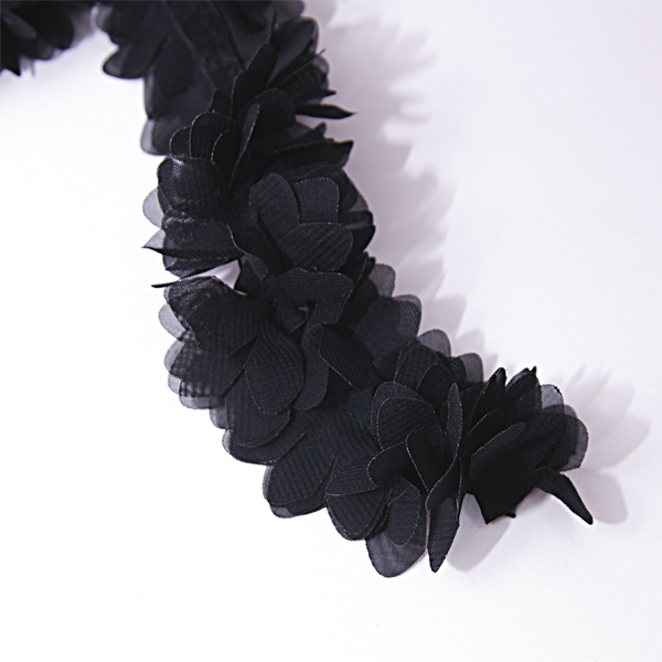 Тесьма шифоновая 4,5 см "Лепестки", цвет чёрный