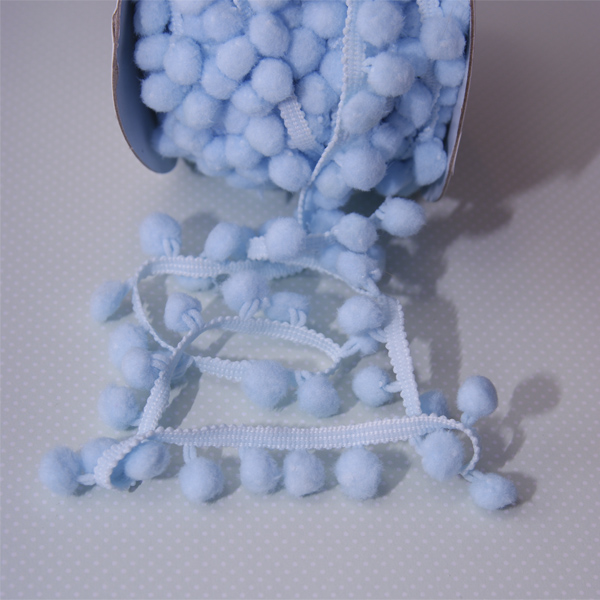 Тесьма с помпонами 1 см, цвет голубой