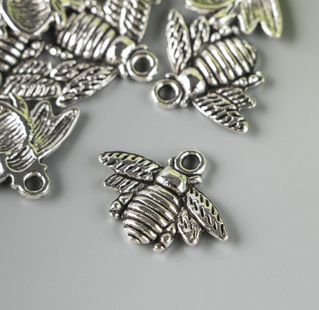 Подвеска металлическая "Маленькая пчёлка", цвет серебряный (672)