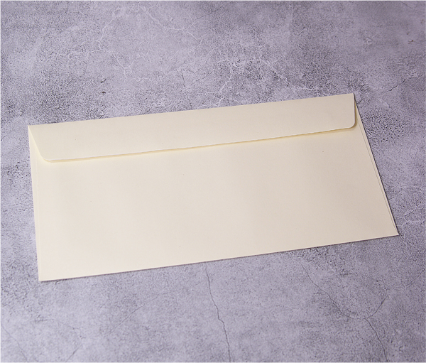 Конверт 11,5 х23 см, цвет кремовый