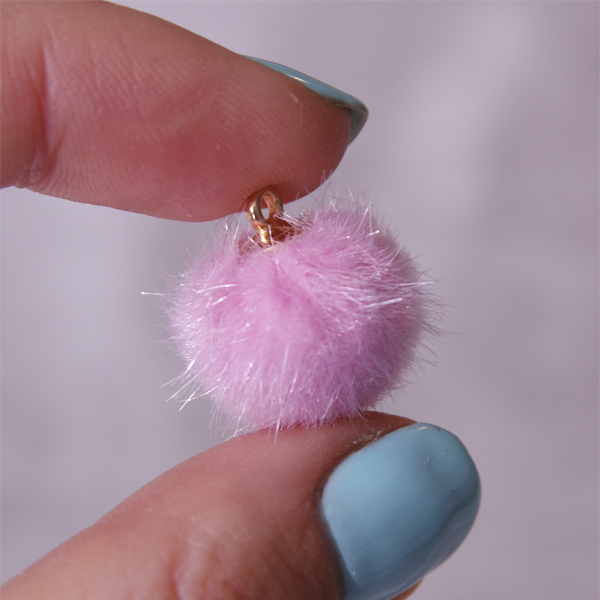 Меховой пушистик, цвет розовый (680)