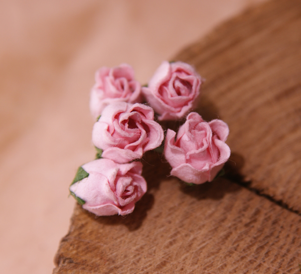 Бутоны розочек закрытых, 5 штук, цвет бледный розовый
