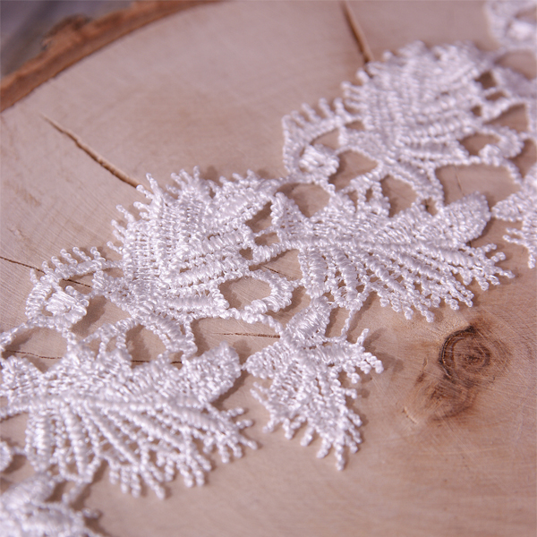 Кружево гипюрное 65 мм "Листья", цвет молочный белый