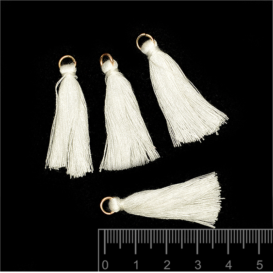 Кисточка 40 мм из ниточек , белый (697)