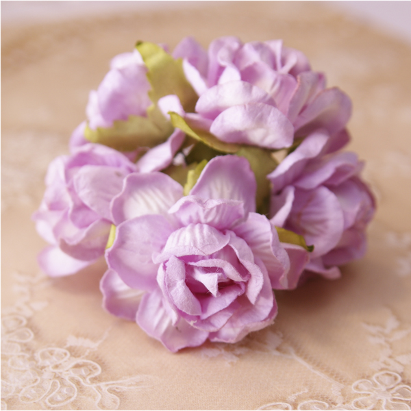 Букет роз 4 см с тисненёнными лепестками, цвет бело-сиреневый