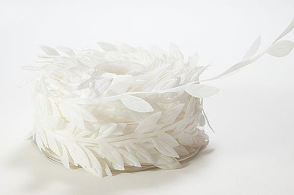 Лента-гирлянда May Arts "Листочки". Цвет белый.