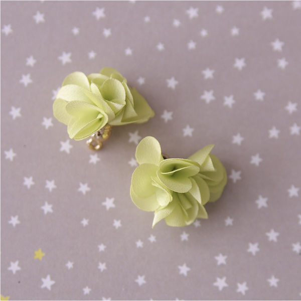 Подвеска - тканевый цветочек, цвет салатовый (613-7)