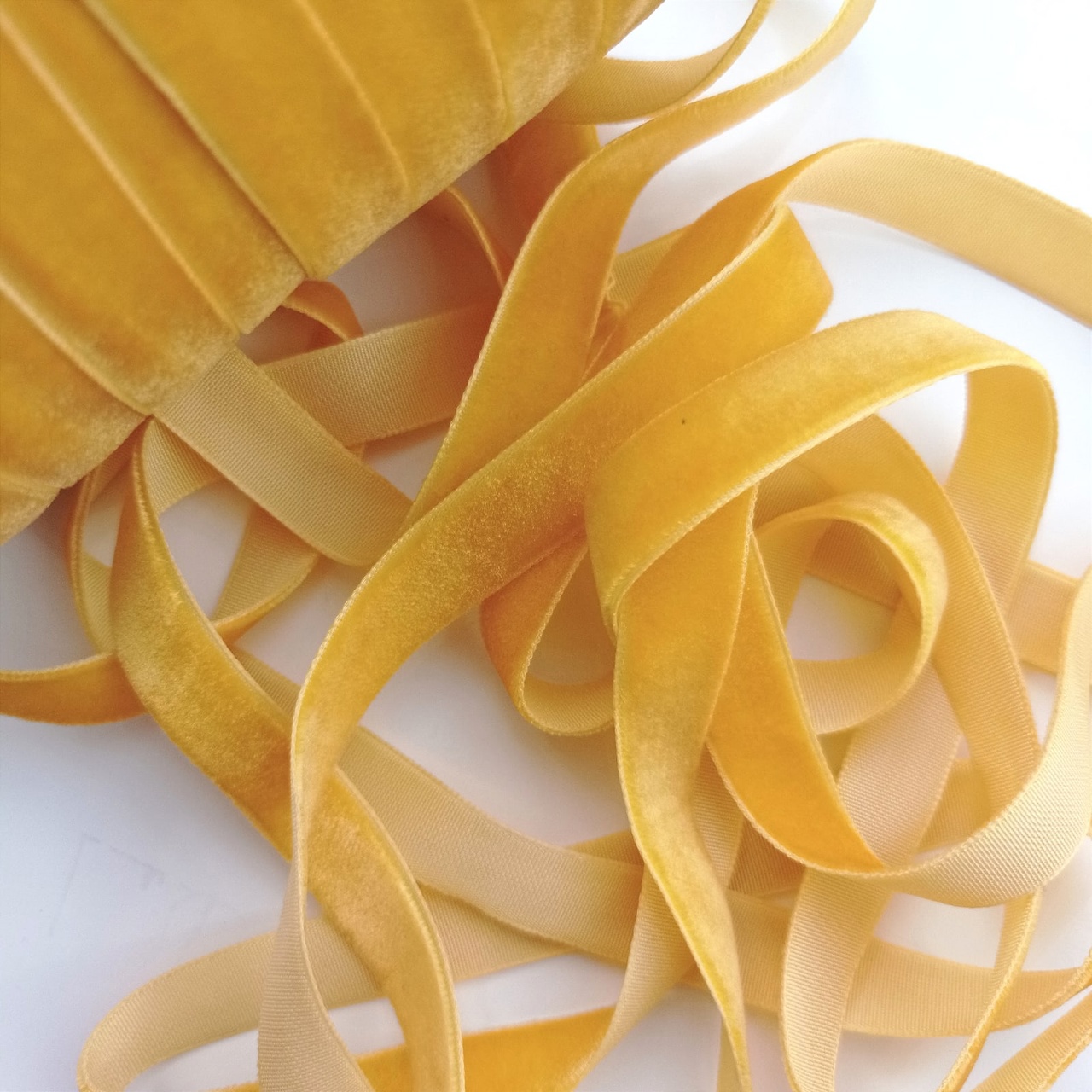 Лента бархатная 12 мм цвет Медовый