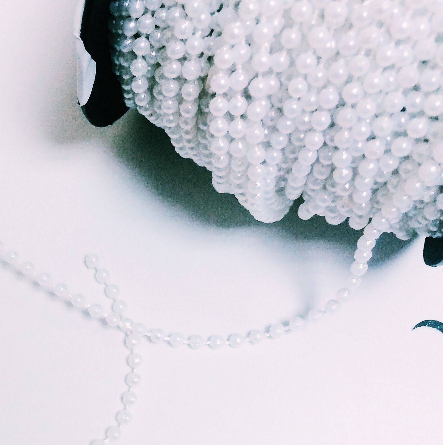 Нить из бусинок 3 мм, цвет белый