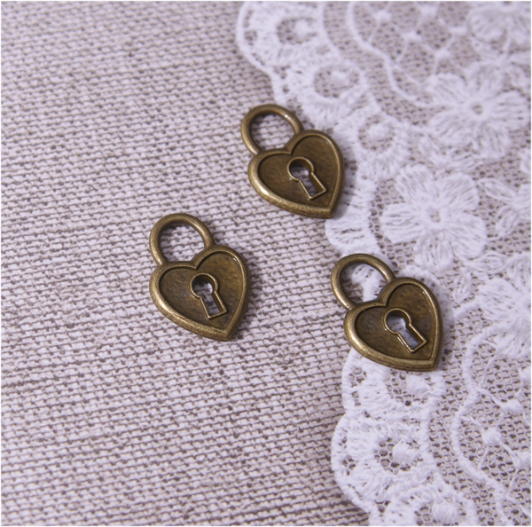 Подвеска металлическая "Замочек-сердечко". Цвет античный бронзовый.
