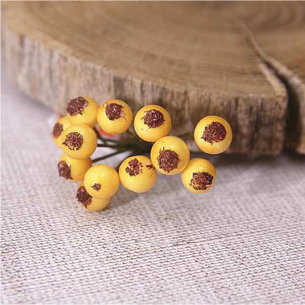 Декоративный букетик "Жёлтые ягодки-рябинки"