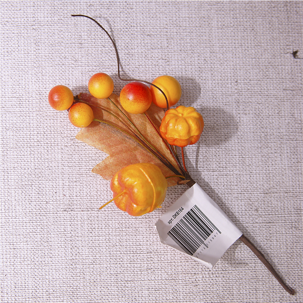 Декоративный букетик "Осенний с тыковкой и ягодками"