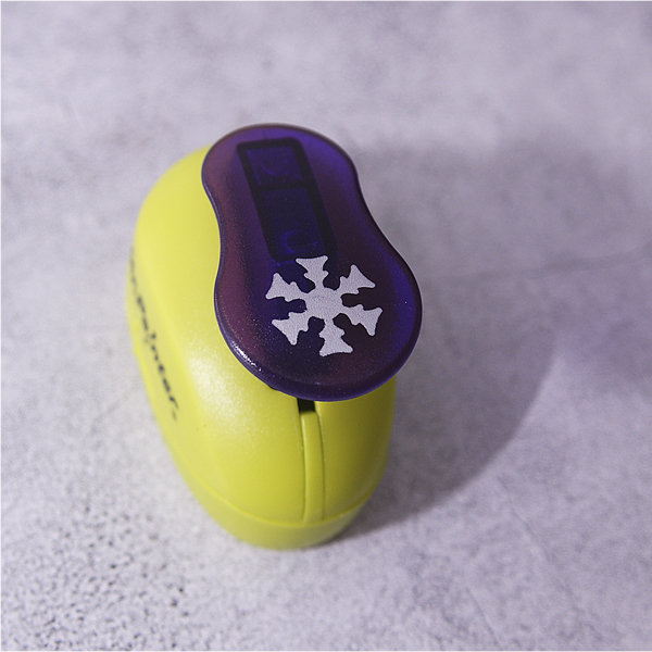 Дырокол MrPainter 1,5 см "Снежинка" 04