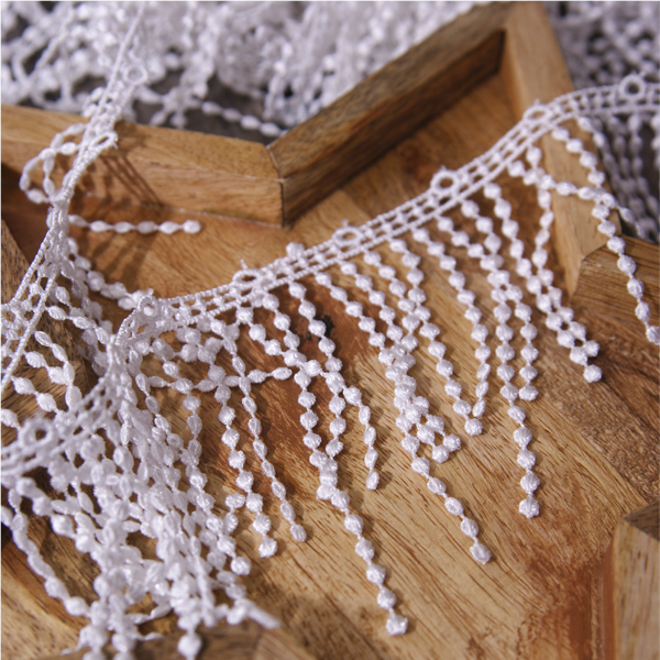 Кружево гипюрное 9 см "Подвески-кружочки", цвет белый (093915 )