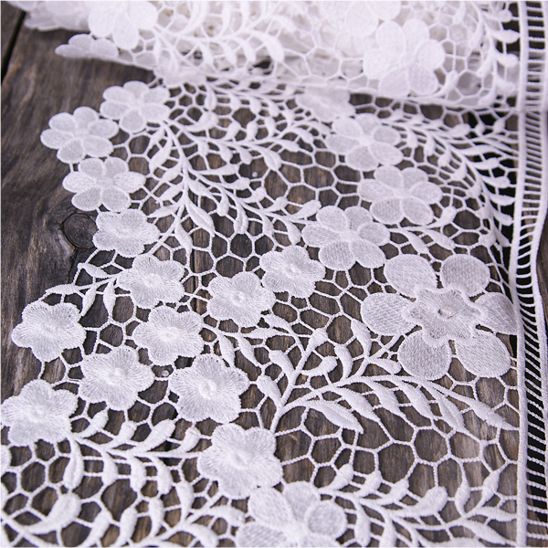 Кружево 22 см "Цветы с веточками", цвет молочный (093946),50 см