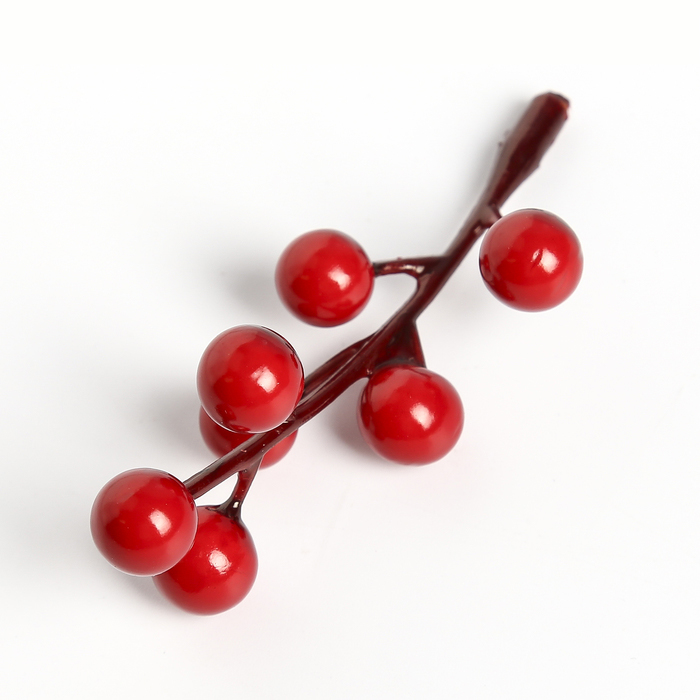 Веточка с ягодами красная, 7 ягод