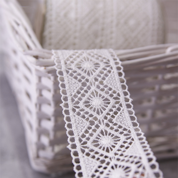 Кружево гипюрное 35 мм "Геометрический орнамент", цвет молочный белый