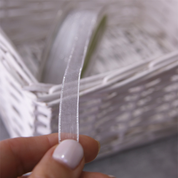 Лента шифоновая 10 мм, цвет белый с серебряным краем